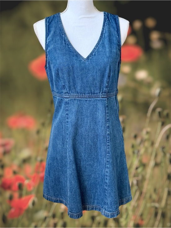 AE Studio Dresses & Skirts - AE Studio Classic Blue Denim V-Neck Sleeveless Mini Dress Size M